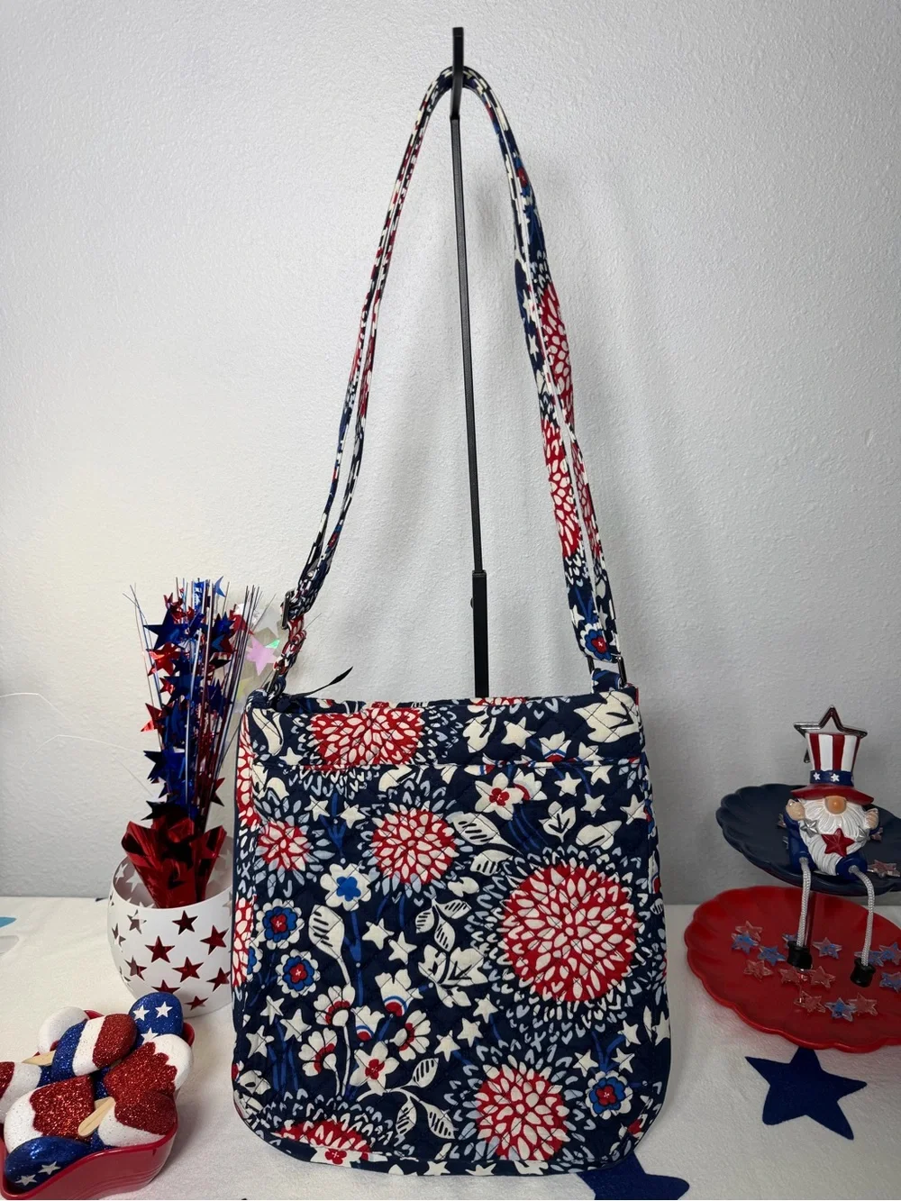 Vera Bradley Triple Zip Crossbody “Red, White, & Blossom” - Picture 2 of 6